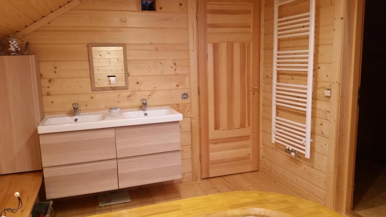 Maubray Au Chalet Bed & Breakfast エクステリア 写真
