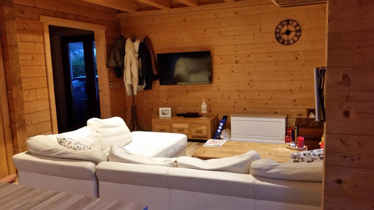 Maubray Au Chalet Bed & Breakfast エクステリア 写真